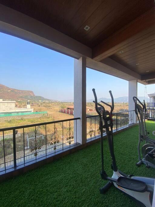 Mount Resorts Lonavala 5 Bhk Luxurious Villa With Private Pool And Full Size Cricket Football Turf Exterior photo