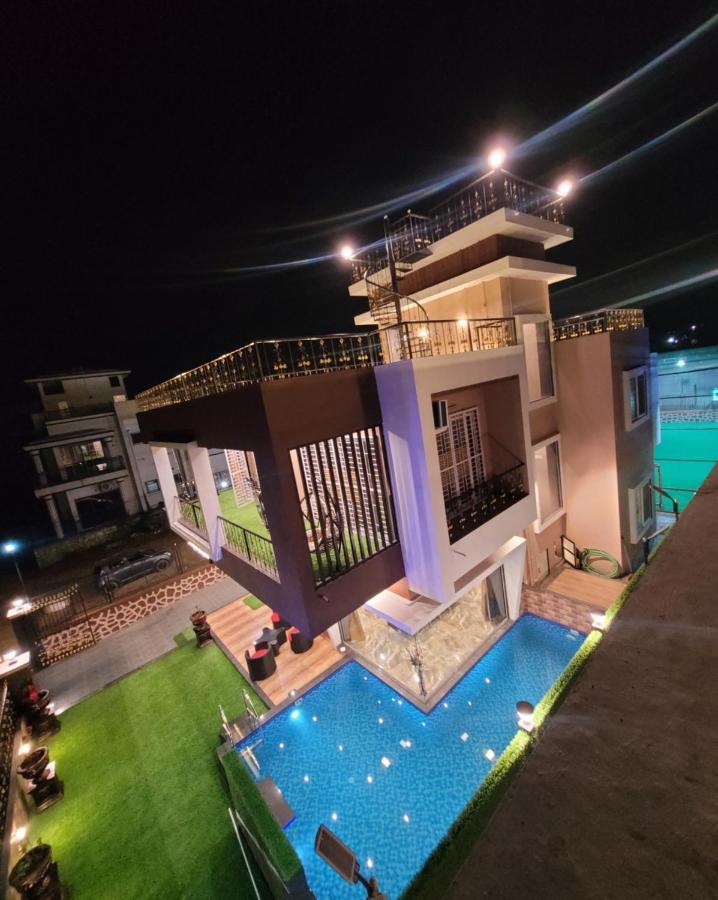 Mount Resorts Lonavala 5 Bhk Luxurious Villa With Private Pool And Full Size Cricket Football Turf Exterior photo