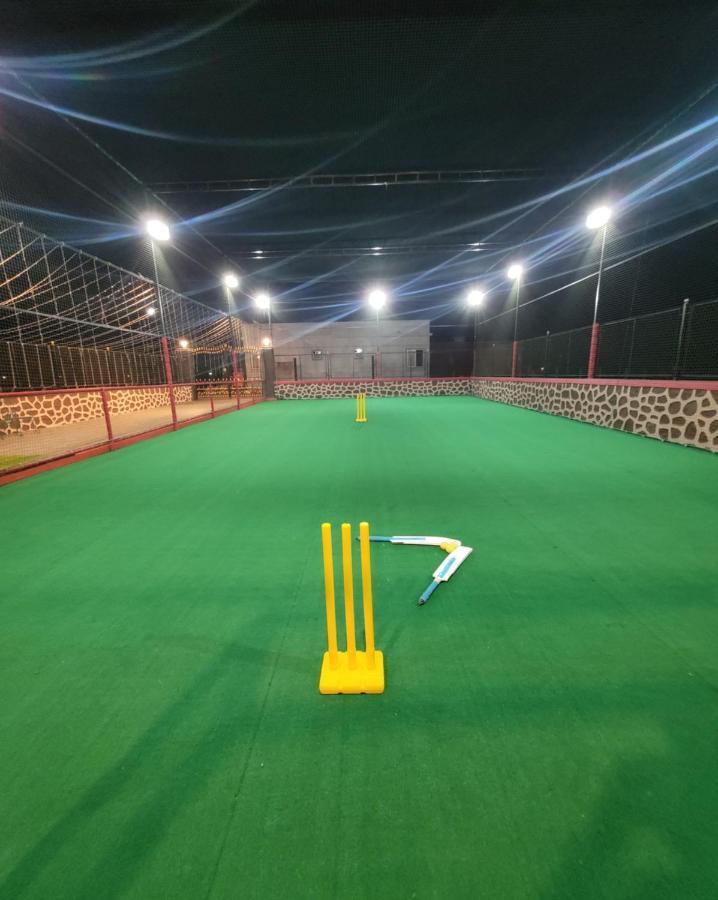 Mount Resorts Lonavala 5 Bhk Luxurious Villa With Private Pool And Full Size Cricket Football Turf Exterior photo